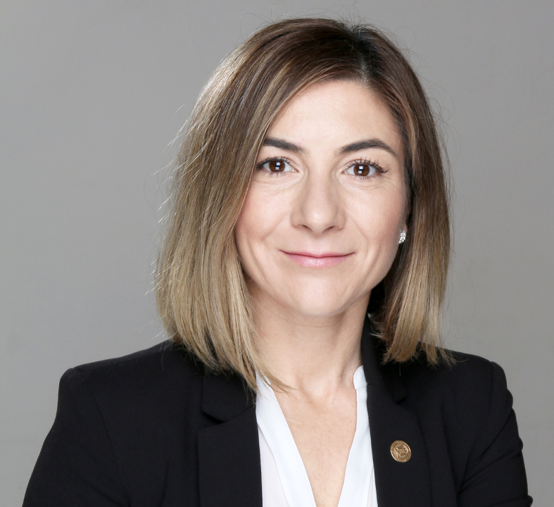 Oana Bîzgan Parlamentar Cover Mobile